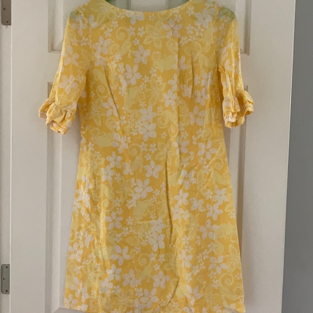 Lilly Pulitzer yellow flower dress. Linen size 4